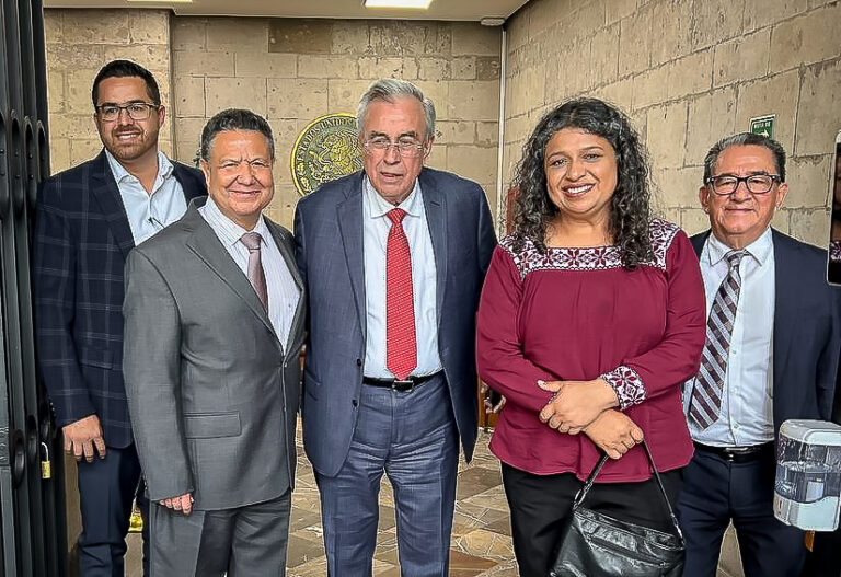 Julio Menchaca celebra la iniciativa de servicios de salud de calidad Julio Menchaca celebra la iniciativa de servicios de salud de calidad