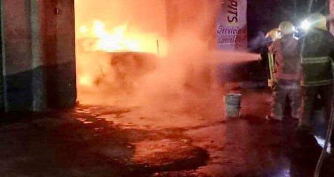 Reportan al menos 8 muertos por incendio en Central de Abasto Toluca