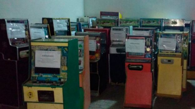 Le cortan los dedos a hombre que jugaba maquinitas en Mazatlán Le cortan los dedos a hombre que jugaba maquinitas en Mazatlán