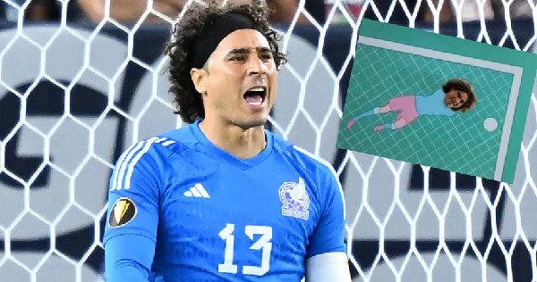 Memo Ochoa recibe regalo de 23 mil pesos por parte de un aficionado Memo Ochoa recibe regalo de 23 mil pesos por parte de un aficionado