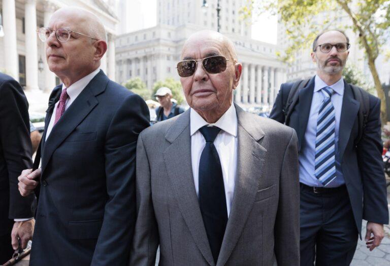 Multimillonario británico acusado de abuso de información se declara inocente en EE.UU. Multimillonario británico acusado de abuso de información se declara inocente en EE.UU.