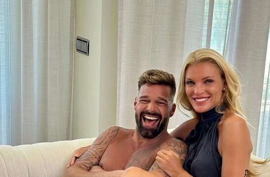 Ricky Martin aparece abrazado de Esther Cañadas tras su divorcio Ricky Martin aparece abrazado de Esther Cañadas tras su divorcio