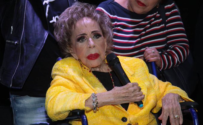 Silvia Pinal recibe atención médica; doctor sale de casa de la actriz Silvia Pinal recibe atención médica; doctor sale de casa de la actriz