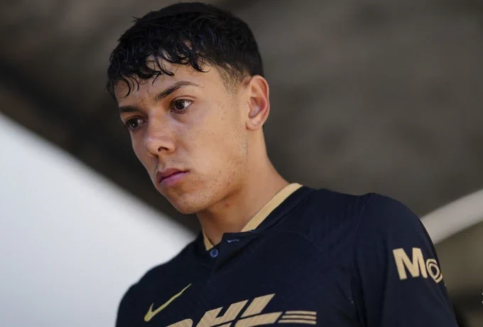 Pumas hace oficial el fichaje de Jorge Ruvalcaba al Standard de Lieja