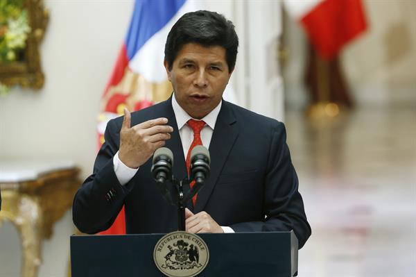 Detenidos dos sospechosos en Lima por caso de sobornos en el Gobierno de Pedro Castillo Detenidos dos sospechosos en Lima por caso de sobornos en el Gobierno de Pedro Castillo