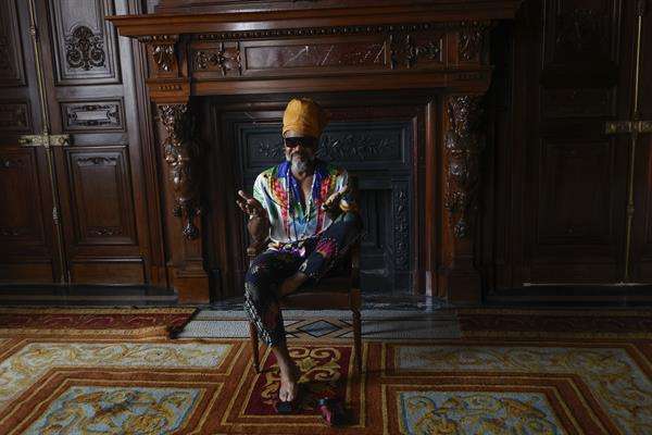 Carlinhos Brown reivindica la cultura y recuerda la “responsabilidad” de mantenerla “viva” Carlinhos Brown reivindica la cultura y recuerda la “responsabilidad” de mantenerla “viva”