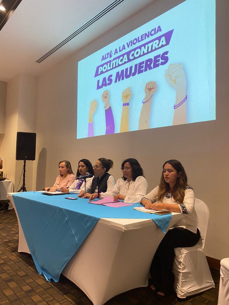 En el PRI continúan las renuncias encabezadas por Yarely Melo Rodríguez En el PRI continúan las renuncias encabezadas por Yarely Melo Rodríguez