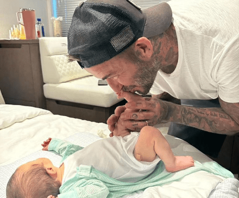 David Beckham conoce al bebé de Marc Anthony David Beckham conoce al bebé de Marc Anthony