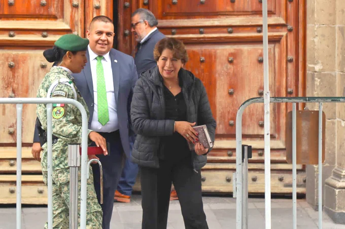 AMLO se reúne en PN con Delfina Gómez