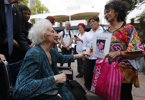 Las Abuelas de la Plaza de Mayo dicen que “lo que vive México también lo vivió Argentina”