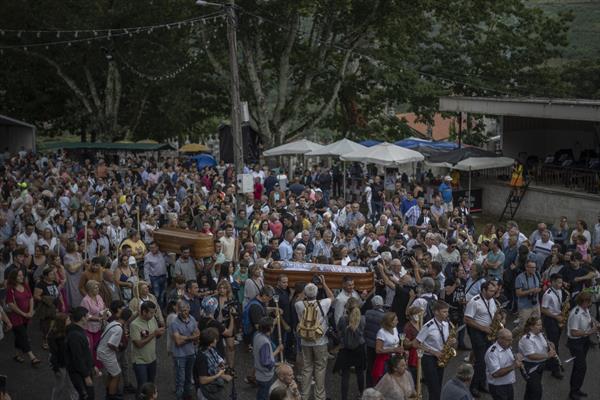El pueblo español en el que los ataúdes salen en procesión para celebrar la vida El pueblo español en el que los ataúdes salen en procesión para celebrar la vida