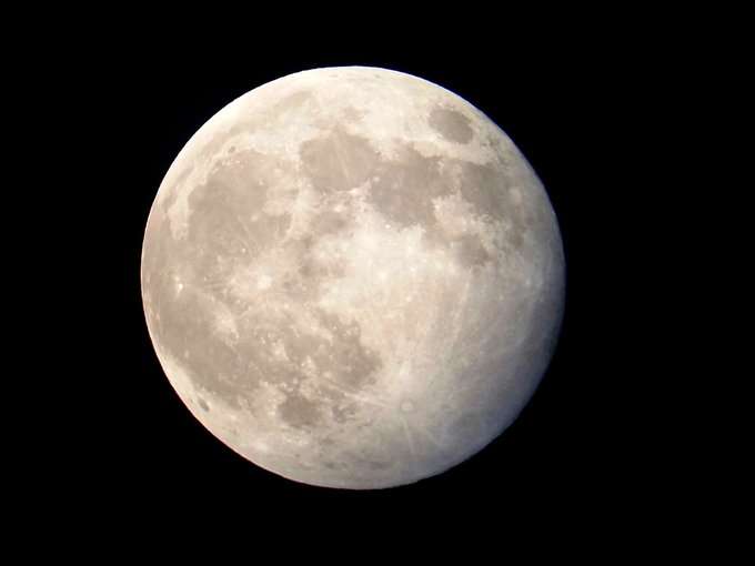 Los 10 datos curiosos de la Luna