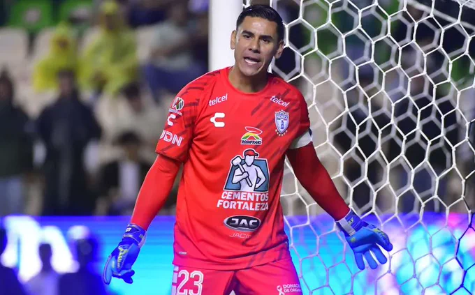 Ustari abandonaría Pachuca por problemas con Guillermo Almada Ustari abandonaría Pachuca por problemas con Guillermo Almada