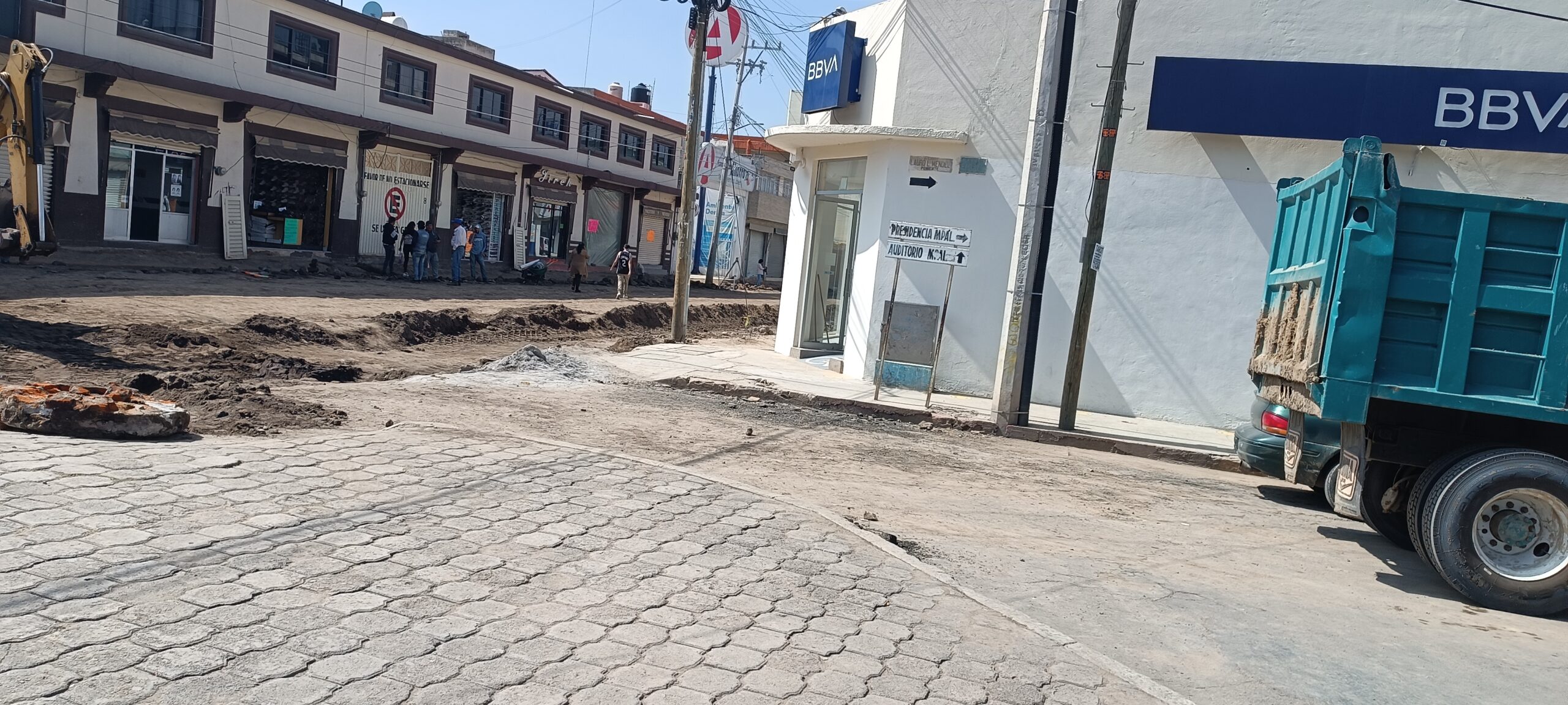 Violento asalto sufre cuentahabiente al interior de una sucursal bancaria