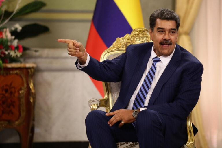 Maduro incrementa el despliegue militar en la Amazonía para lucha contra la minería ilegal Maduro incrementa el despliegue militar en la Amazonía para lucha contra la minería ilegal
