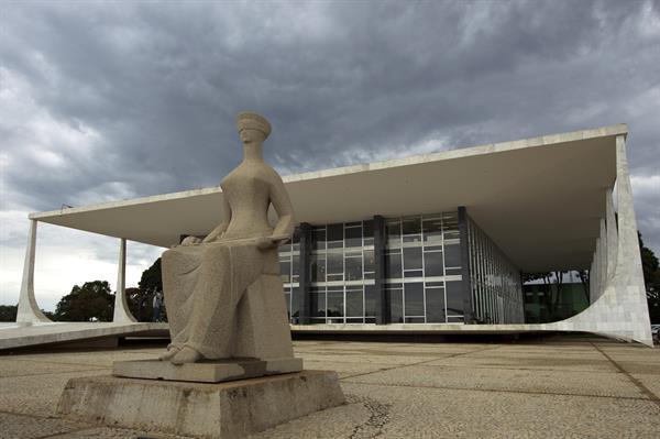 El Supremo de Brasil prohíbe que los feminicidas apelen a la “defensa de la honra” El Supremo de Brasil prohíbe que los feminicidas apelen a la “defensa de la honra”