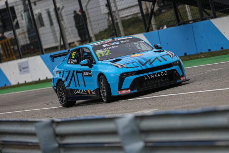 El uruguayo Urrutia gana la primera carrera del TCR en su país; el español Azcona, de menos a más