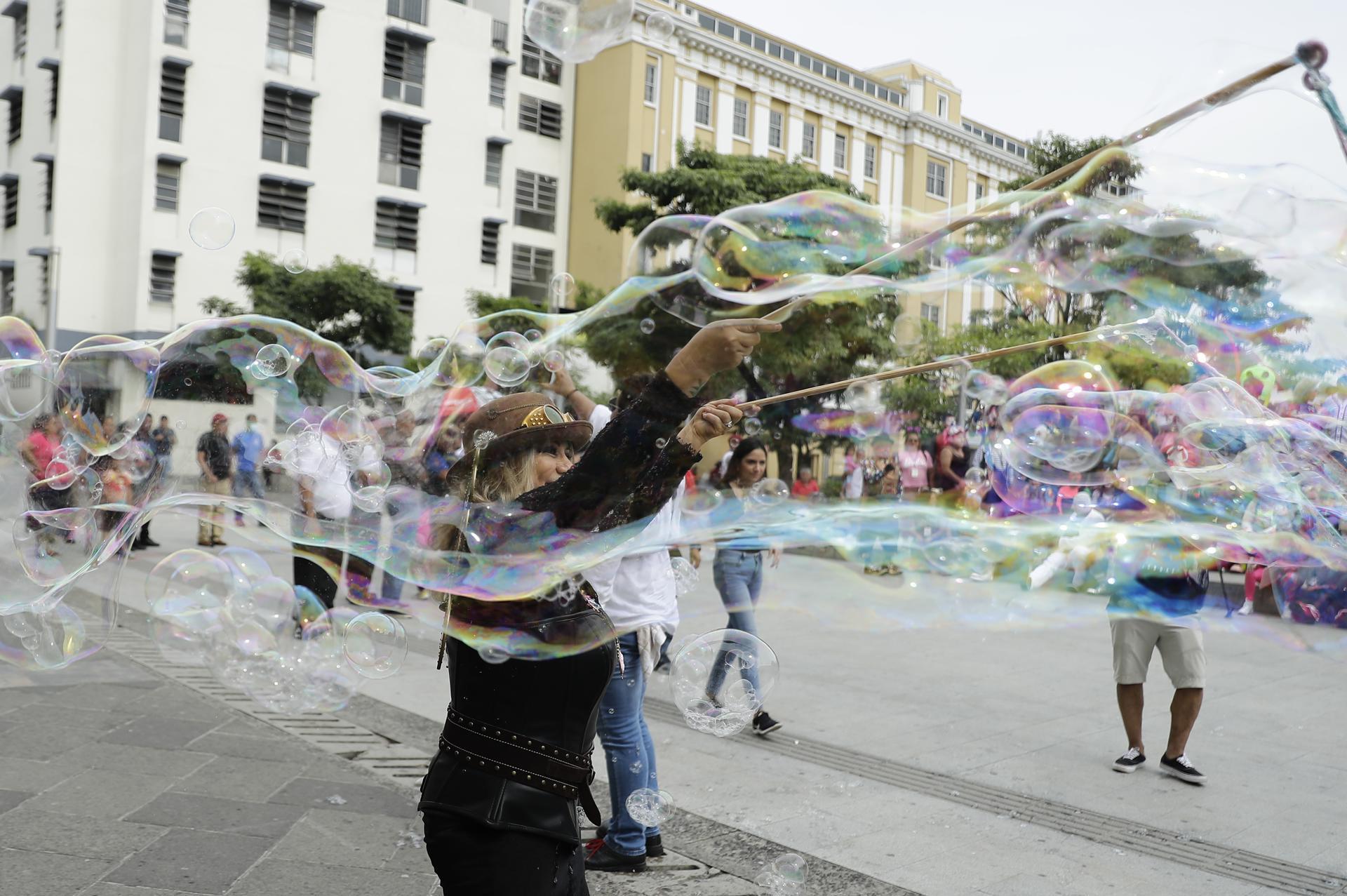 Payasos realizan en San Salvador un festival para compartir y adquirir nuevas técnicas