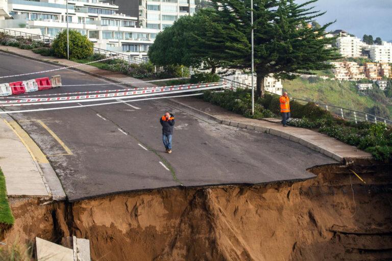 Más de 33.200 damnificados y 41.500 aislados dejan cinco días de intensas lluvias en Chile Más de 33.200 damnificados y 41.500 aislados dejan cinco días de intensas lluvias en Chile