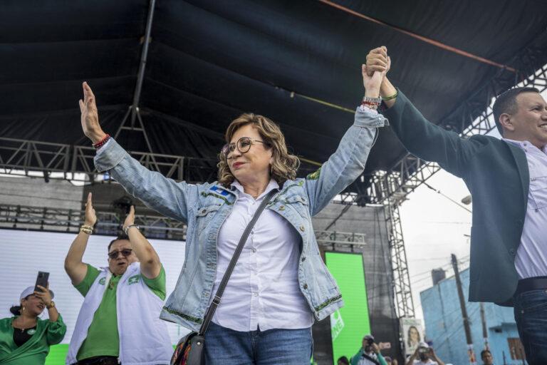 La candidata Torres cierra su campaña presidencial en la capital de Guatemala