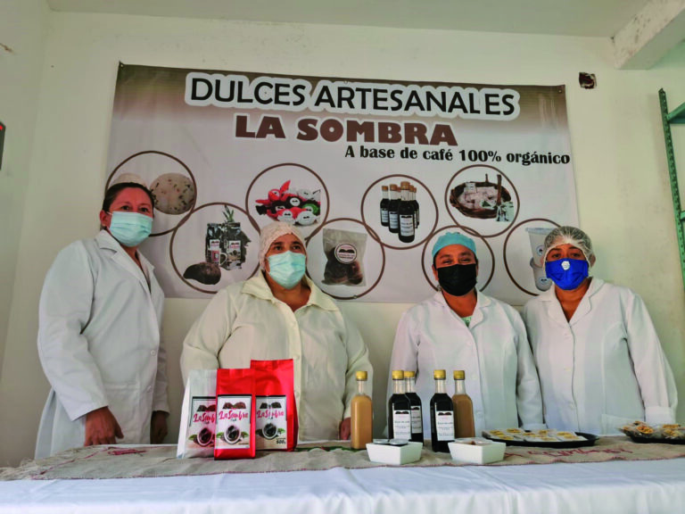 Científicos colaboran en proyecto de sociedad cafetalera Científicos colaboran en proyecto de sociedad cafetalera