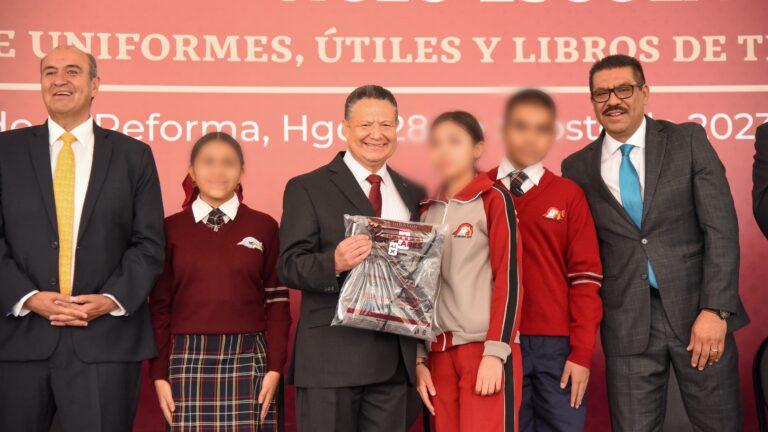 Entregaron más de 610 mil uniformes a estudiantes Entregaron más de 610 mil uniformes a estudiantes