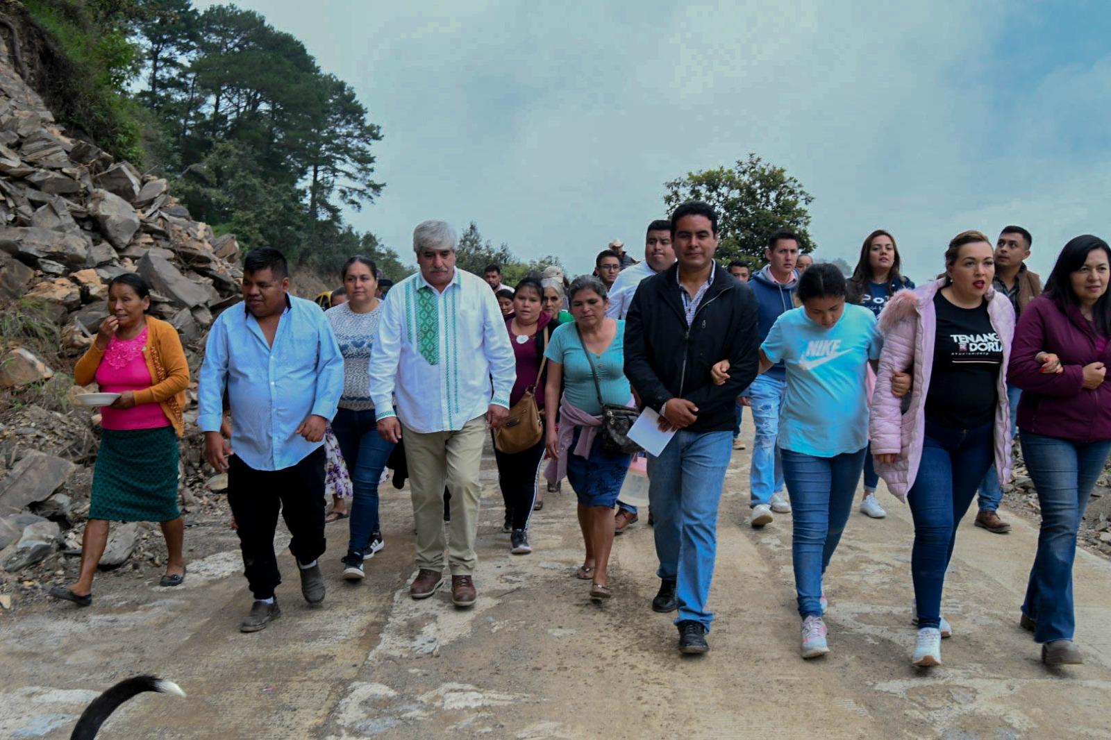 Culmina construcción de camino artesanal