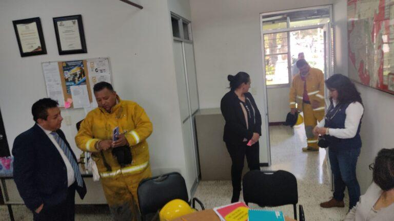 Evacúan a estudiantes del CBTis 59, por fuga de gas Evacúan a estudiantes del CBTis 59, por fuga de gas