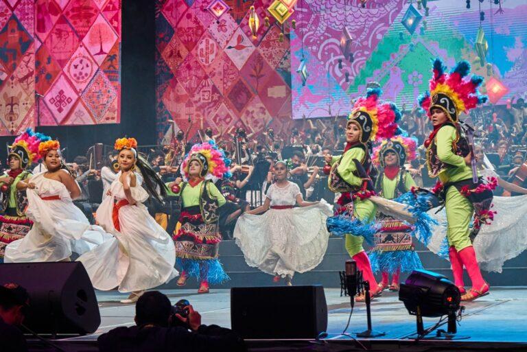 Niñas, niños y jóvenes de Semilleros Creativos darán galaen el Zócalo como parte de la conmemoración de la Independencia de México Niñas, niños y jóvenes de Semilleros Creativos darán galaen el Zócalo como parte de la conmemoración de la Independencia de México