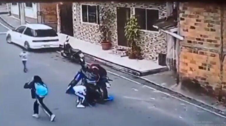 Niña pierde su brazo tras caer de moto en movimiento en Ecuador Niña pierde su brazo tras caer de moto en movimiento en Ecuador