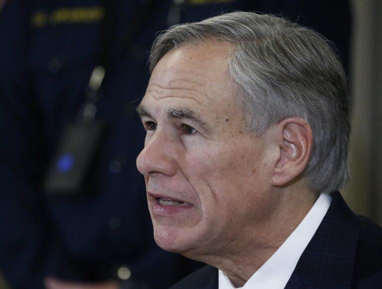 Gobernador de Texas ha expulsado a 28 mil inmigrantes Gobernador de Texas ha expulsado a 28 mil inmigrantes