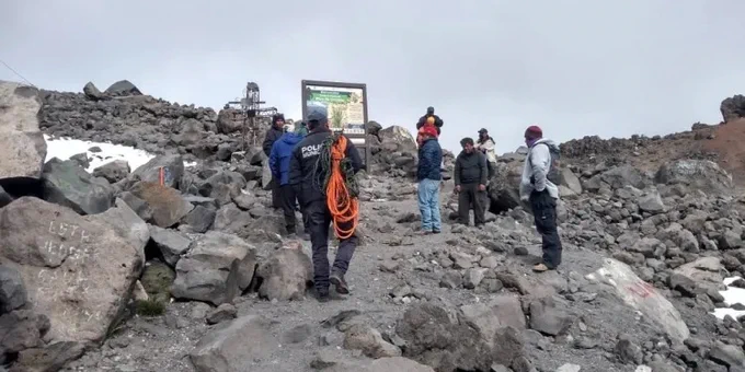 Rescatan cuerpos de los alpinistas en Pico de Orizaba