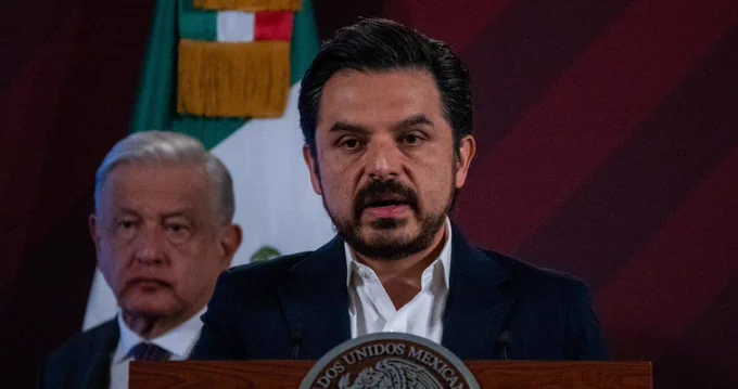 Zoé Robledo no va por Chiapas, se queda en el IMSS: AMLO Zoé Robledo no va por Chiapas, se queda en el IMSS: AMLO