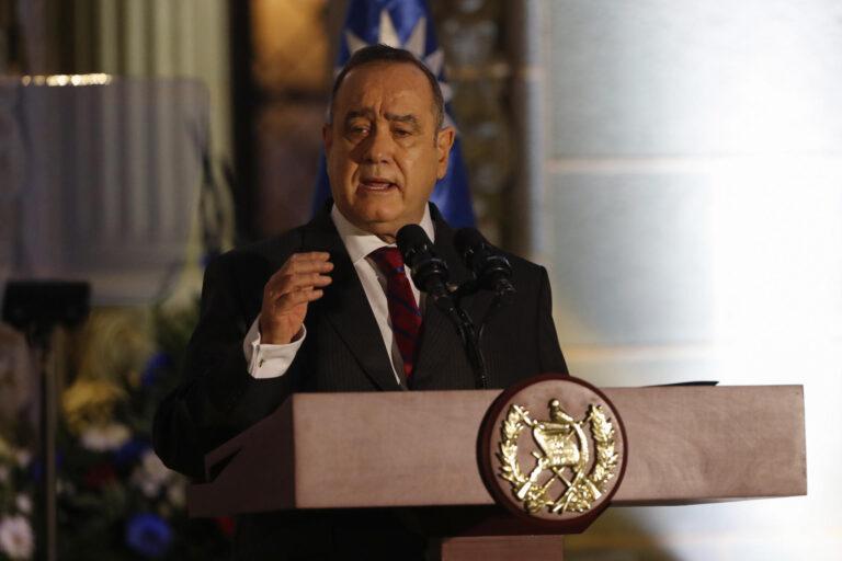 El presidente de Guatemala reitera que se hará una transición de poder “ordenada” El presidente de Guatemala reitera que se hará una transición de poder “ordenada”
