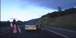 Hombres armados intentan asaltar a familia en carretera de Edomex Hombres armados intentan asaltar a familia en carretera de Edomex