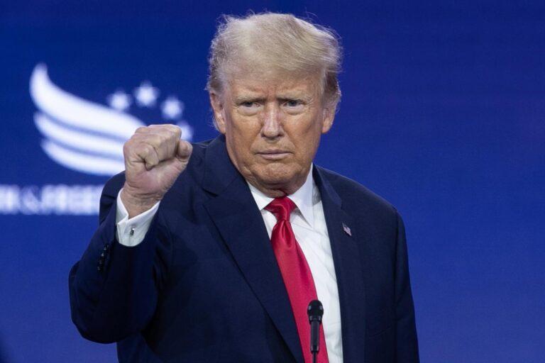 Trump está citado mañana en un tribunal de Florida, pero pidió no estar personalmente Trump está citado mañana en un tribunal de Florida, pero pidió no estar personalmente