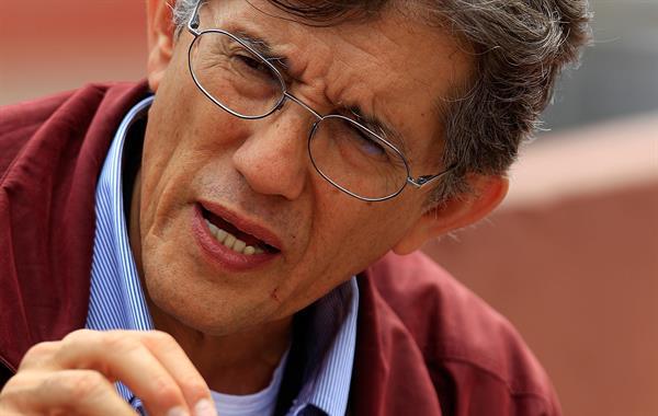 Ciencia y cultura, antídotos de Antonio Lazcano en tiempos de ovnis y otras conspiraciones
