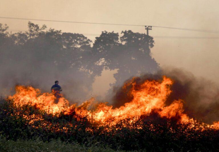 Muere un hombre en Grecia en la última oleada de incendios