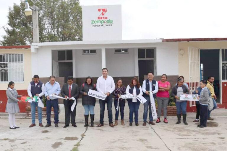 Alcalde entrega obras en escuelas públicas 