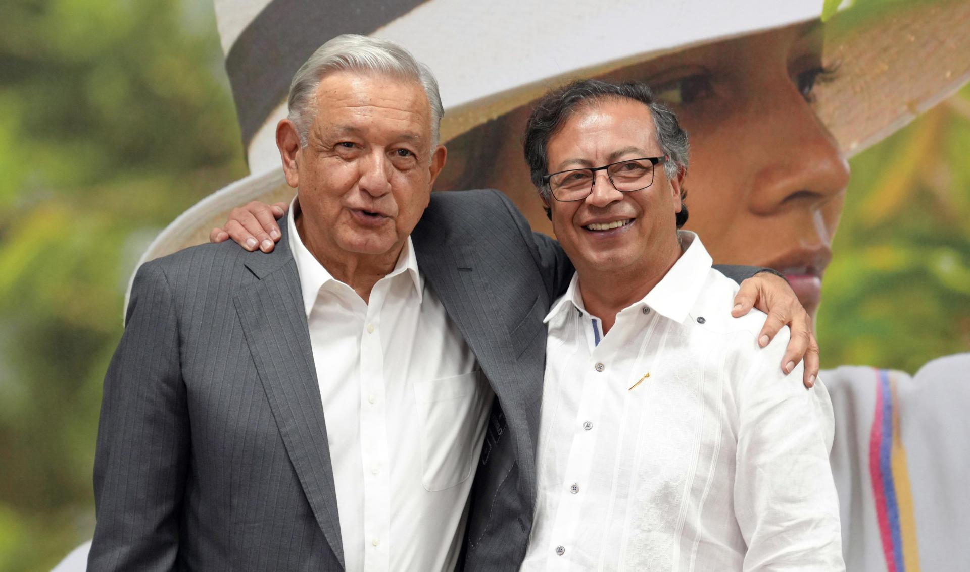 Petro y López Obrador se reúnen por primera vez en Colombia para hablar de paz y de drogas