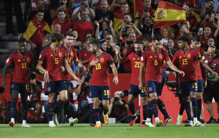 España gana 2-0 a Chipre con goles de Gavi y Mikel Merino España gana 2-0 a Chipre con goles de Gavi y Mikel Merino