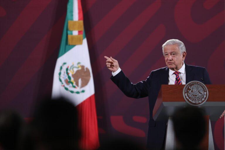 López Obrador pide perdonar al grupo Yahritza y su Esencia López Obrador pide perdonar al grupo Yahritza y su Esencia