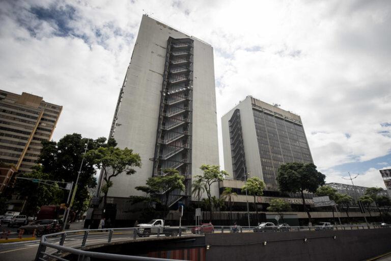 La producción petrolera de Venezuela sube una media de 10.000 barriles por día en agosto La producción petrolera de Venezuela sube una media de 10.000 barriles por día en agosto