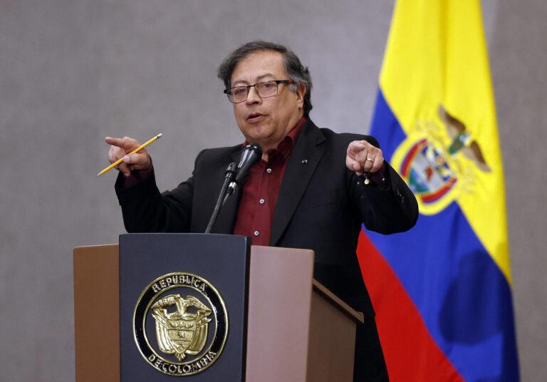 La desaprobación de Petro como presidente sigue subiendo y se sitúa en el 63 %, según una encuesta La desaprobación de Petro como presidente sigue subiendo y se sitúa en el 63 %, según una encuesta