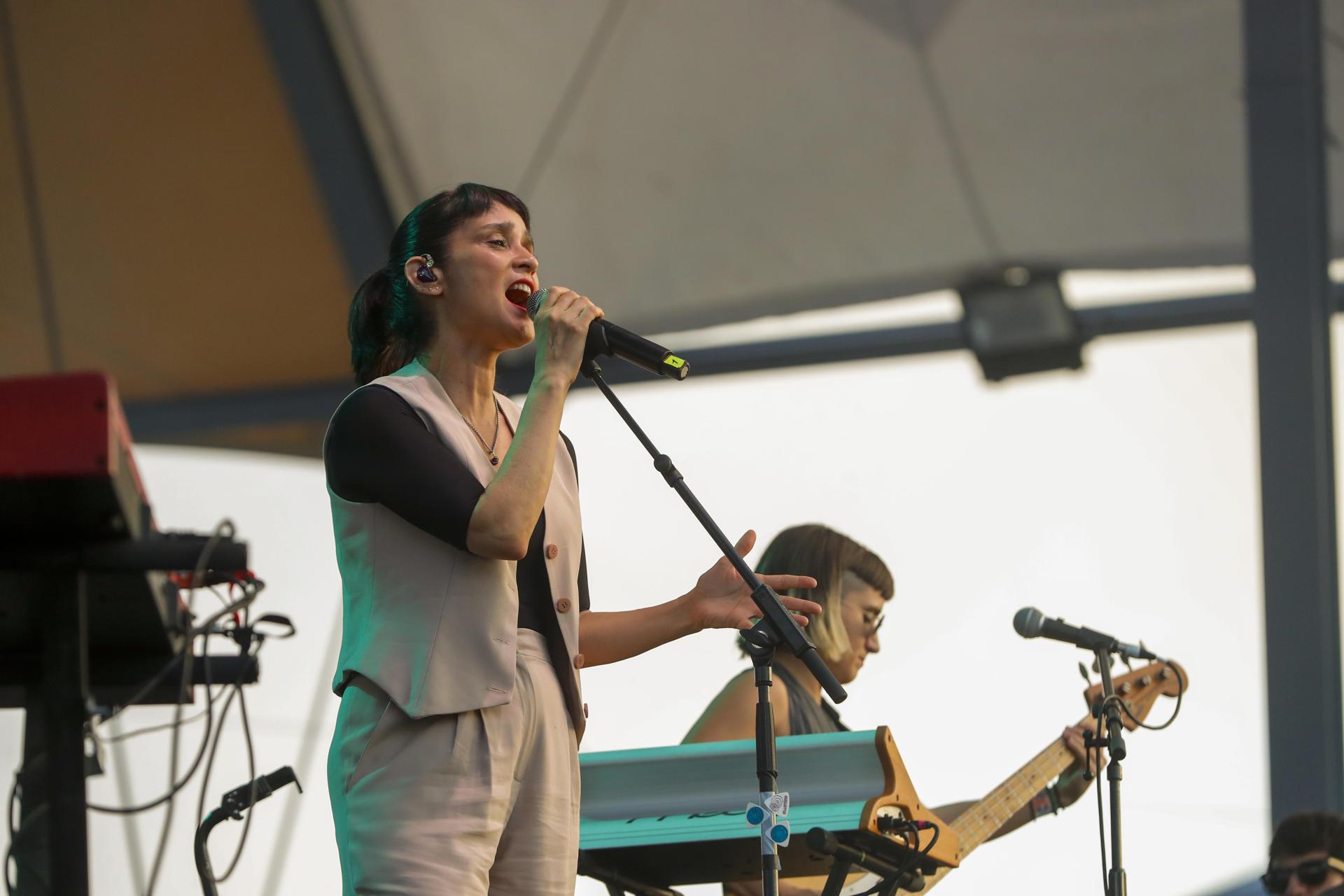 Julieta Venegas cautiva en el festival español Vive Latino