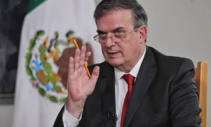 Ebrard realiza encerrona con su equipo previo a conteo de boletas