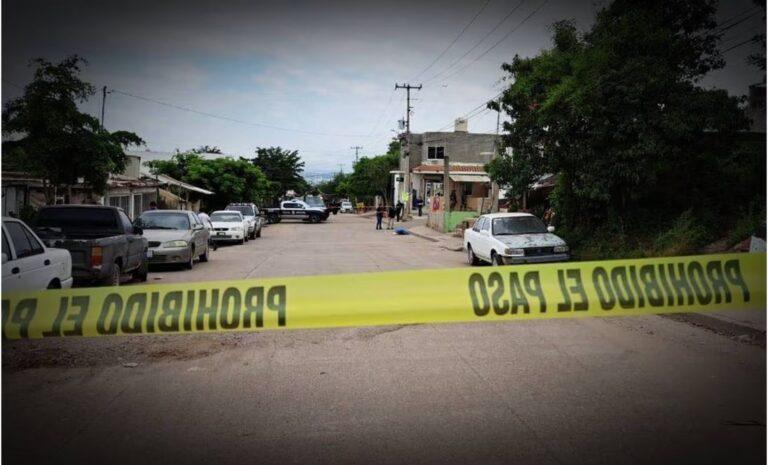 Enfrentamiento con “monstruo” deja tres muertos en el Rosario, Sinaloa Enfrentamiento con “monstruo” deja tres muertos en el Rosario, Sinaloa