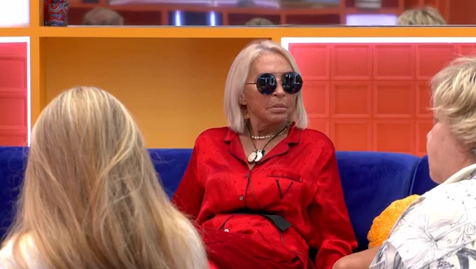 Laura Bozzo se vuelve a encerrar en reality español y ya se quiere ir Laura Bozzo se vuelve a encerrar en reality español y ya se quiere ir