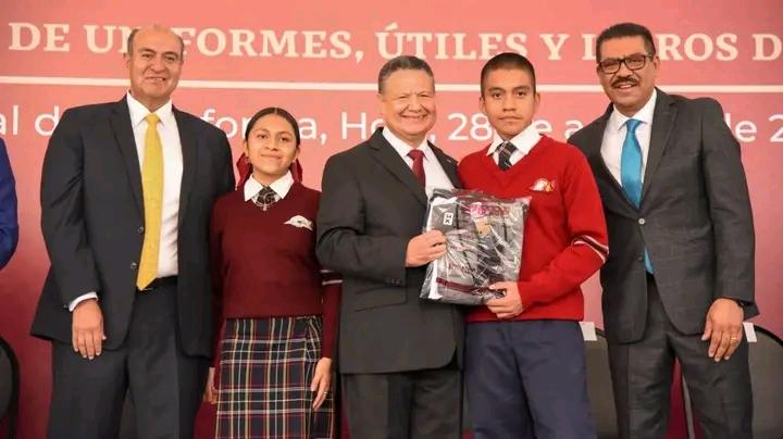 Avance de 35% en entrega de uniformes escolares