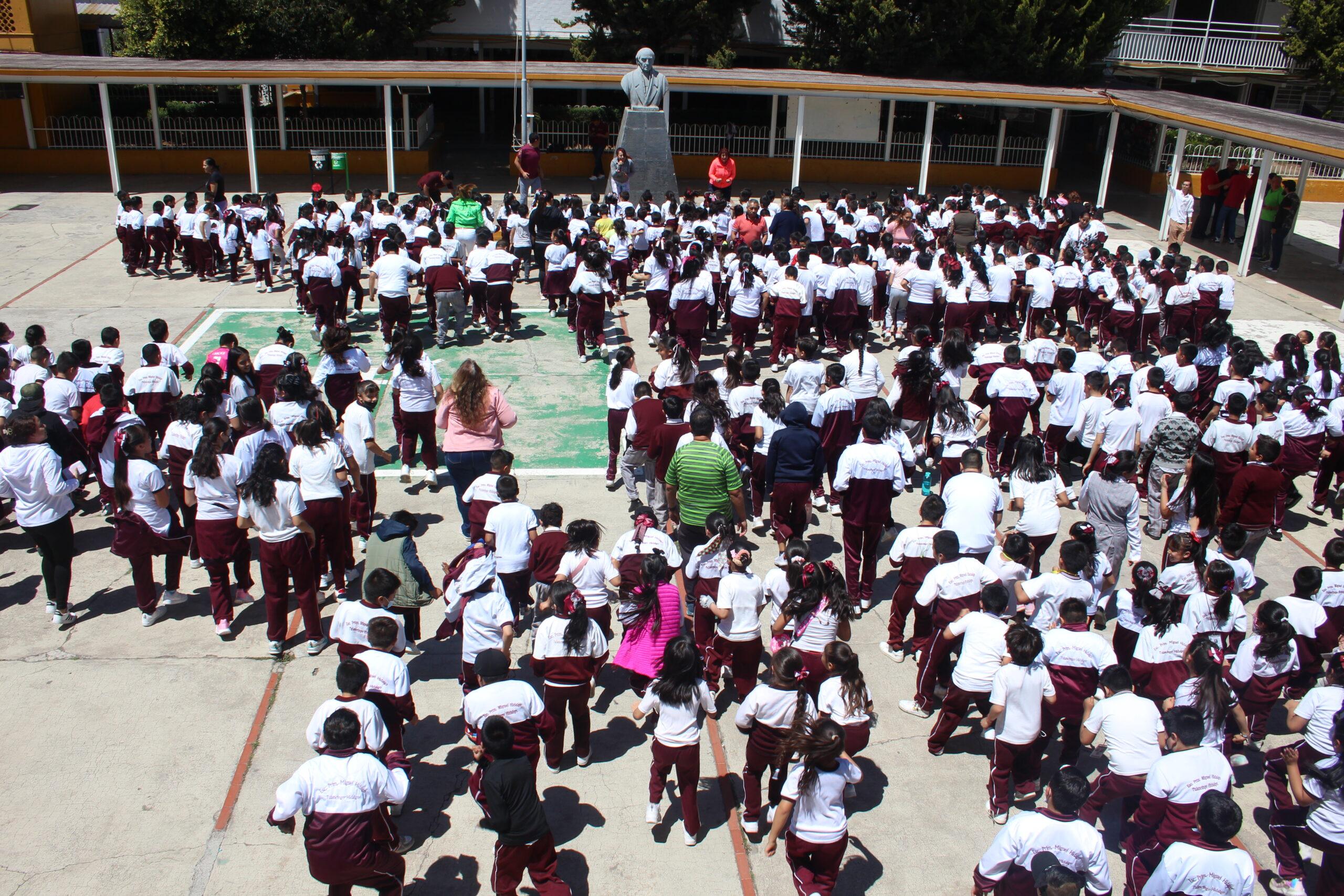 Llevan activación física a alumnos de primaria